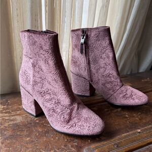 Sam Edelman Textured Ankle Boots - Mauve